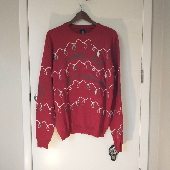NFL Licensed Men's Tampa Bay Buccaneers Red/Light Up Ugly Sweater Sz XL - Picture 2 of 15